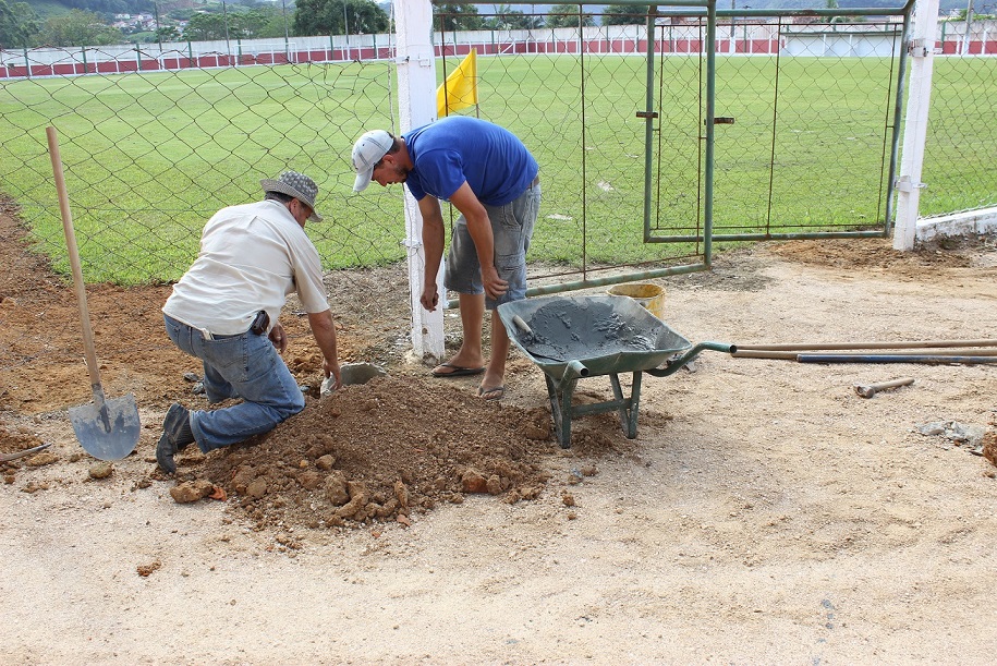 Mutirão deixa Estádio Municipal Alberto Warmeling impecável para o primeiro jogo da Taça...