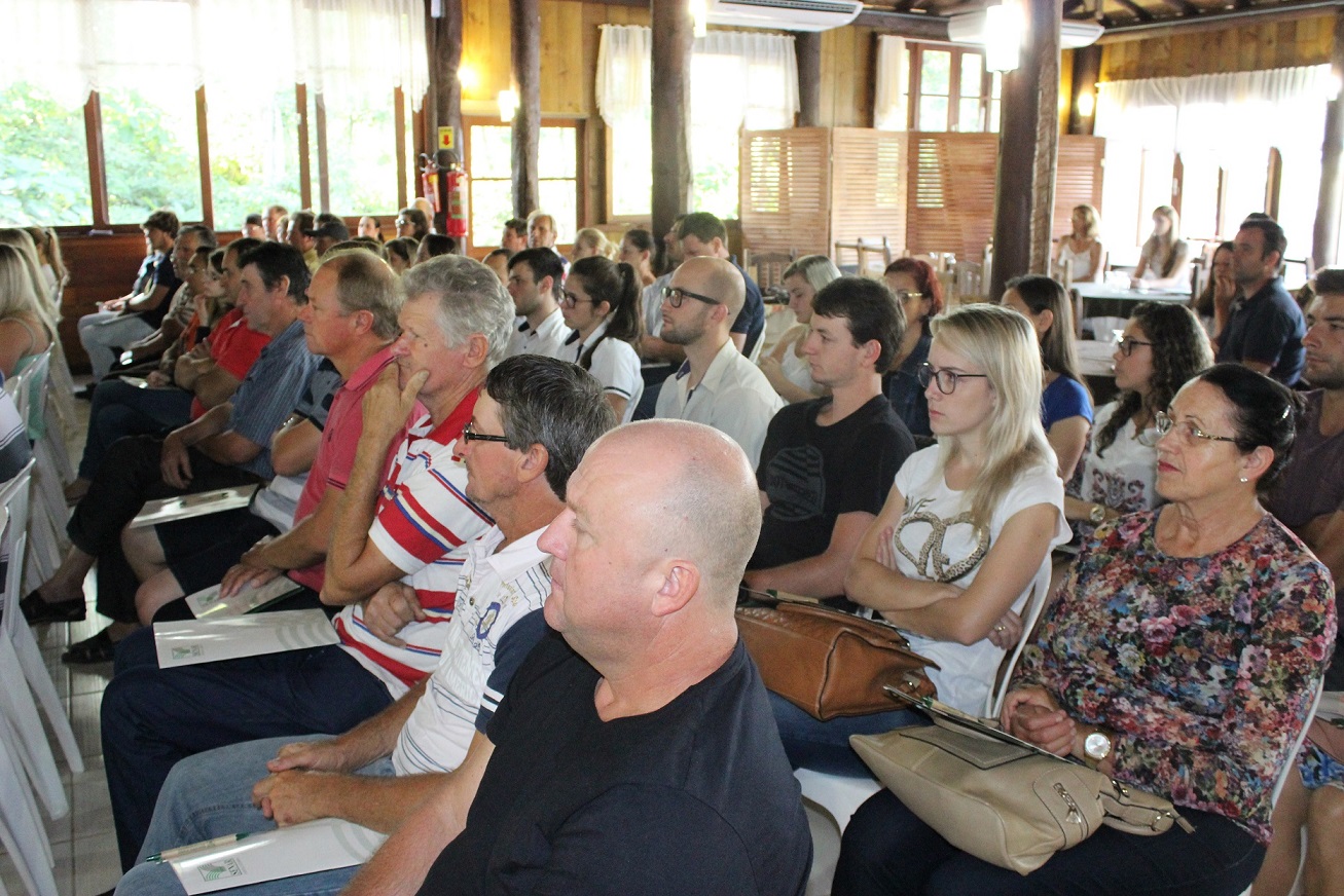 Mais de 100 pessoas participaram do Seminário Sobre Legislação Previdenciária e Tributária...