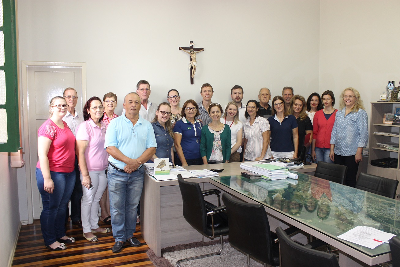 Membros do Conselho Municipal de Assistência Social são empossados