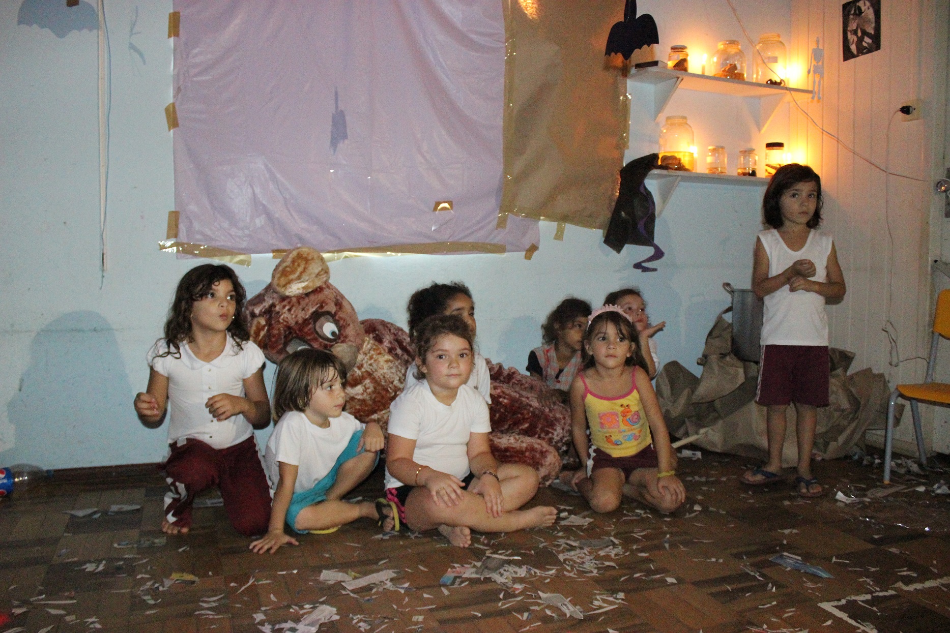 Teatro é usado pelo CEI Menino Deus para conscientizar sobre a preservação do Meio Ambiente