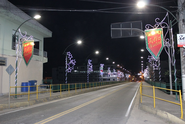 Famílias e visitantes já podem conferir decoração, iluminação e visitar o Papai Noel 