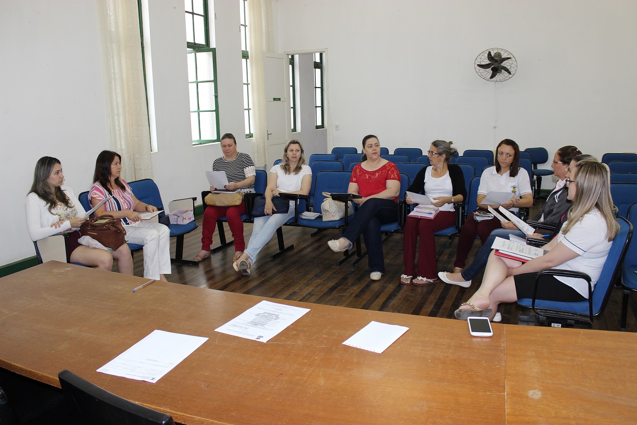 Conselhos se reúnem para deliberarem sobre assuntos da Educação