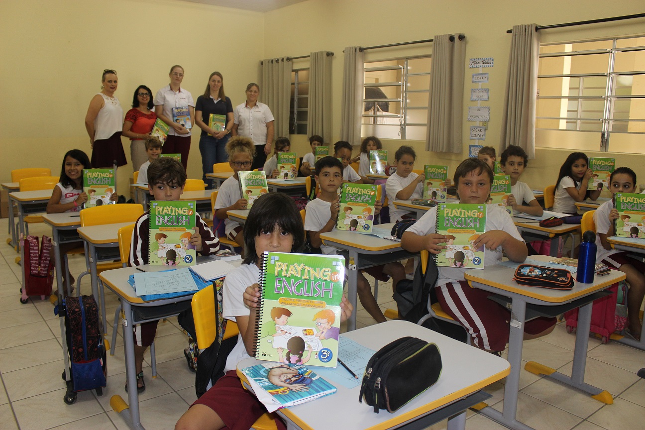 Sala específica para aulas de inglês vira realidade no Centro Educacional Professor Henrique Buss