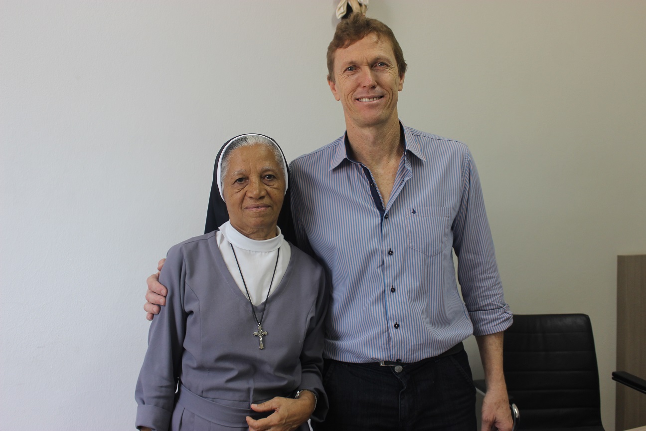 Irmã Diomar visita prefeito Volnei Weber