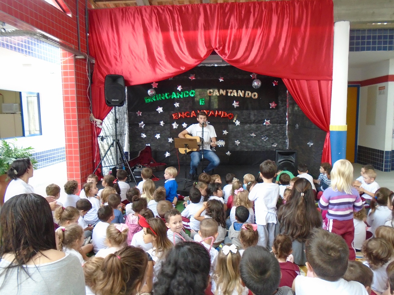 Centro de Educação Infantil Irmã Stella usa música no aprendizado