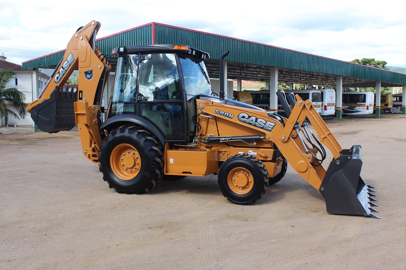 Município de São Ludgero investe R$ 209 mil na compra de uma nova Retroescavadeira