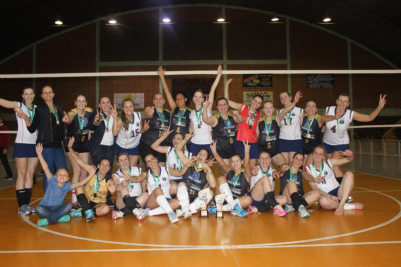 FVA/Posto Prá levanta a taça de campeã do 10º Campeonato Municipal de Voleibol Feminino 