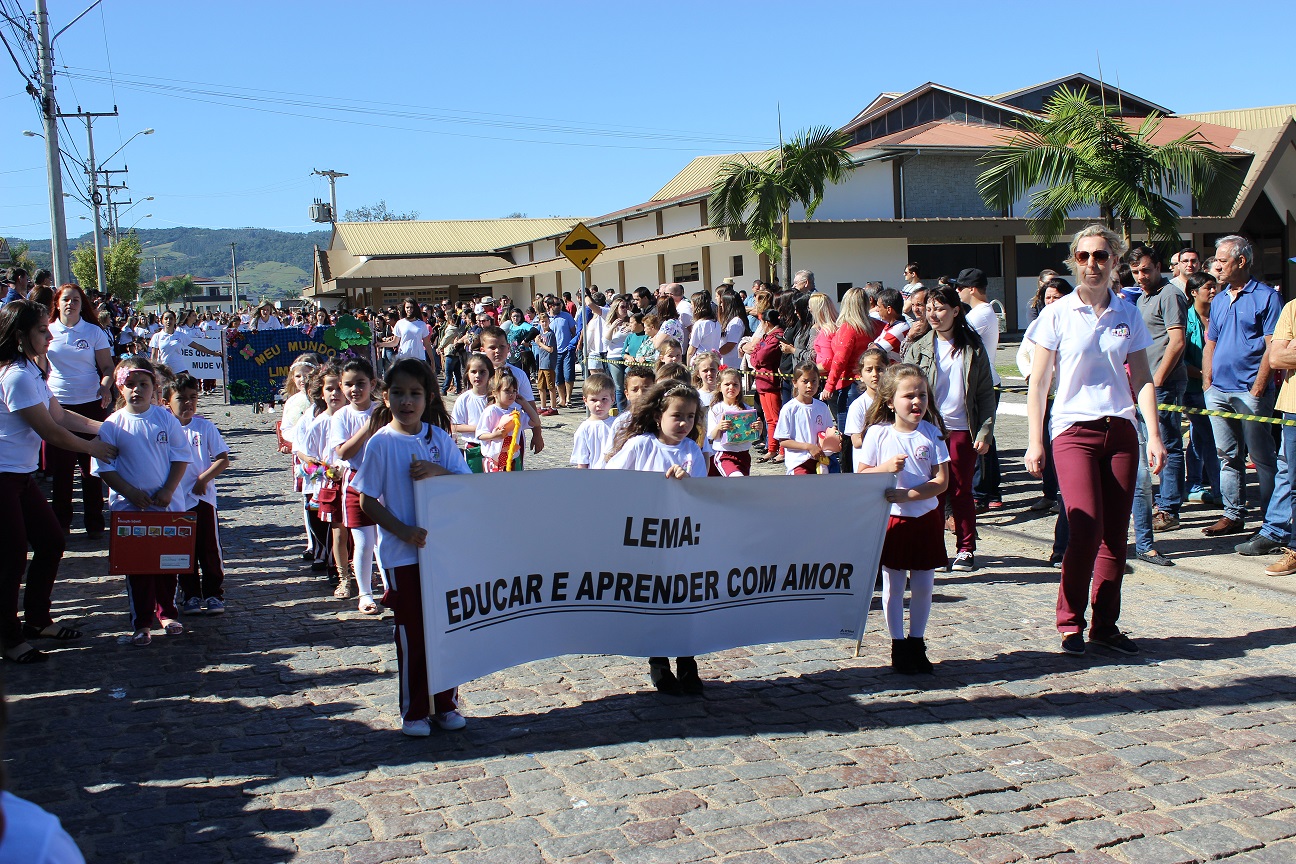 Reunião acontece no dia 3 de agosto (quinta-feira) para deliberar sobre o Desfile Cívico do dia 7...