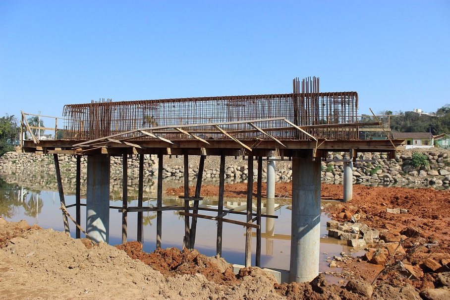 Trabalhos para construção da segunda ponte no centro da cidade seguem normalmente
