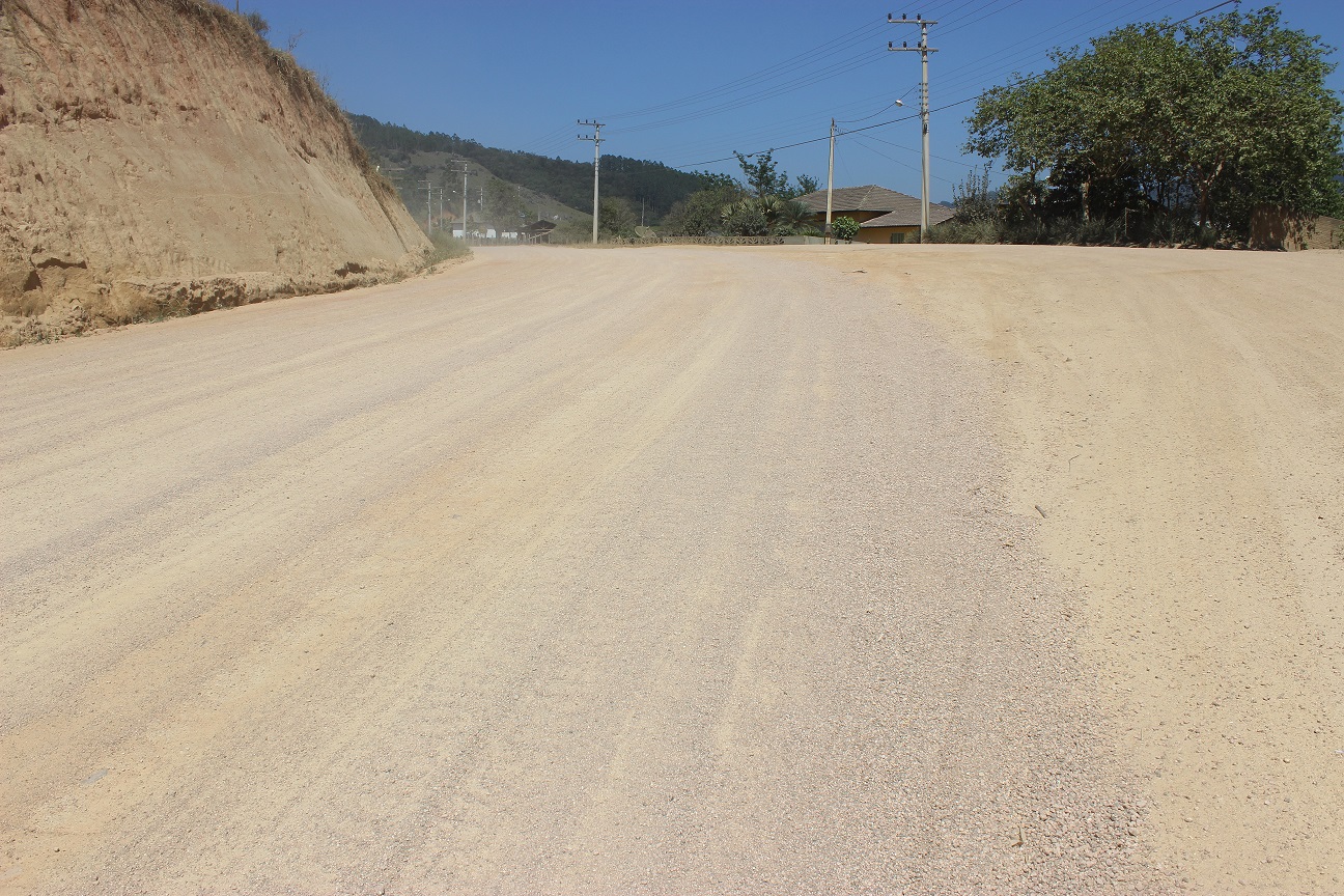 Alargamento também está acontecendo na Estrada Geral Barra do Norte