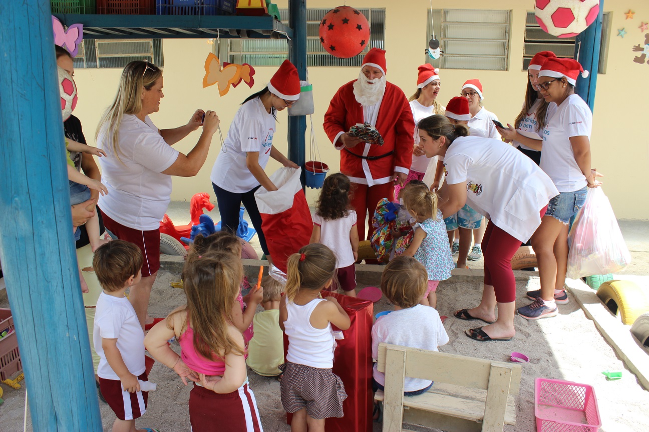 Ações promovidas pelos Voluntários do Bem, Asas e Pastoral da Pessoa Idosa geram alegria a...