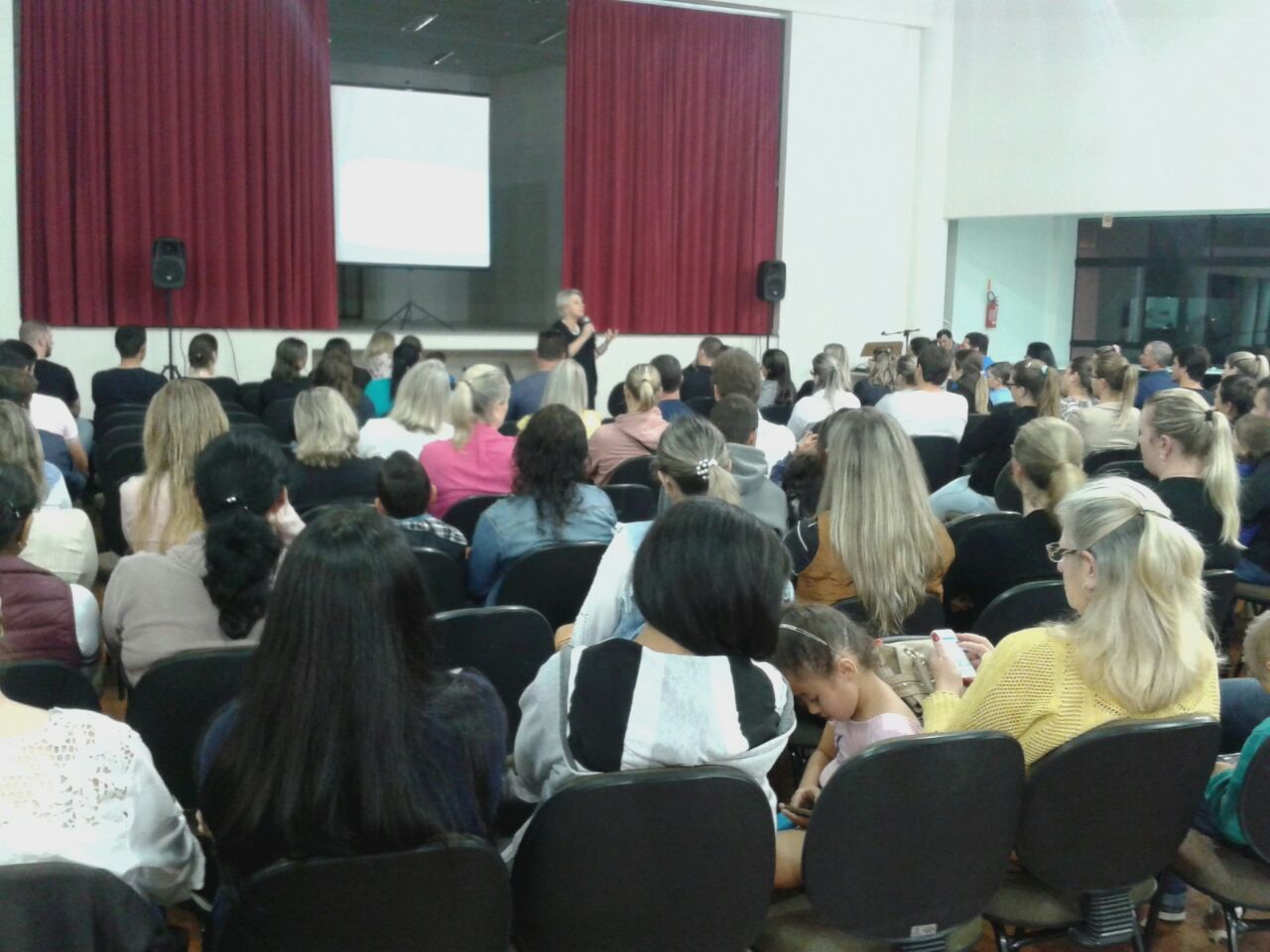 Palestra motivacional com todos os profissionais da educação, cultura e esportes