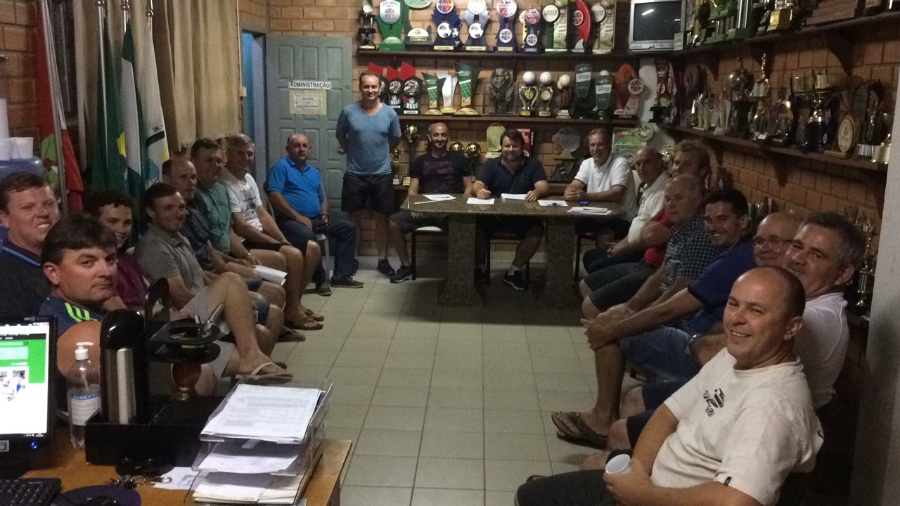 Congresso técnico definiu detalhes para iniciou do 33º Campeonato Municipal de Futebol de Campo...