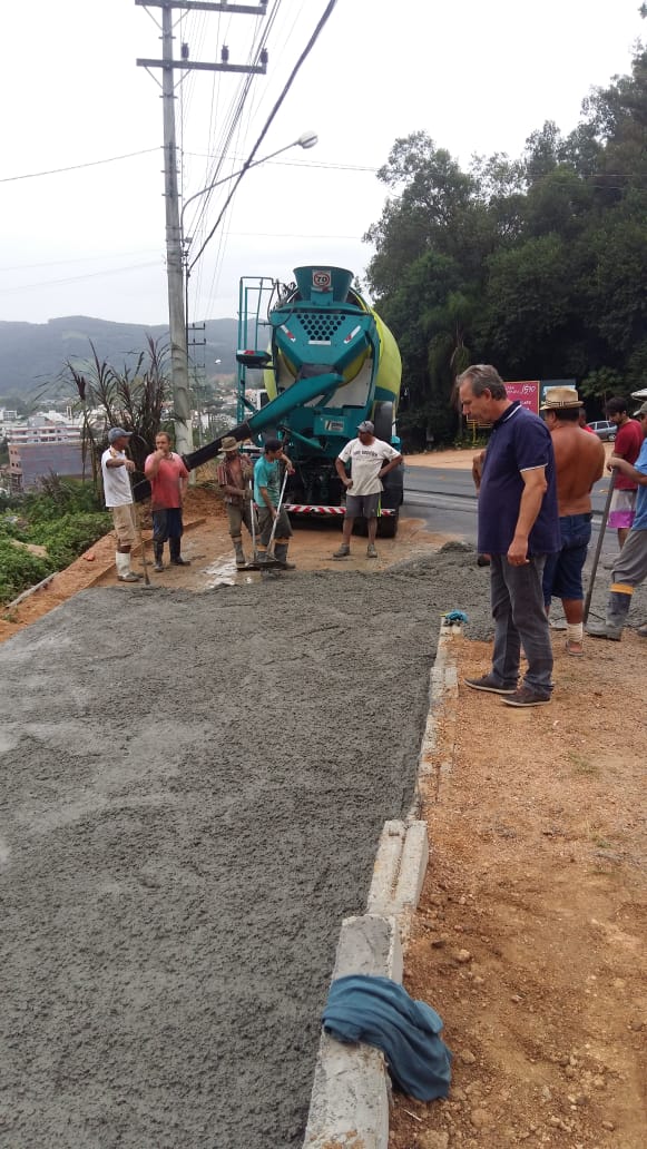 Ruas do bairro Dona Jordina beneficiadas com pavimentações em concreto