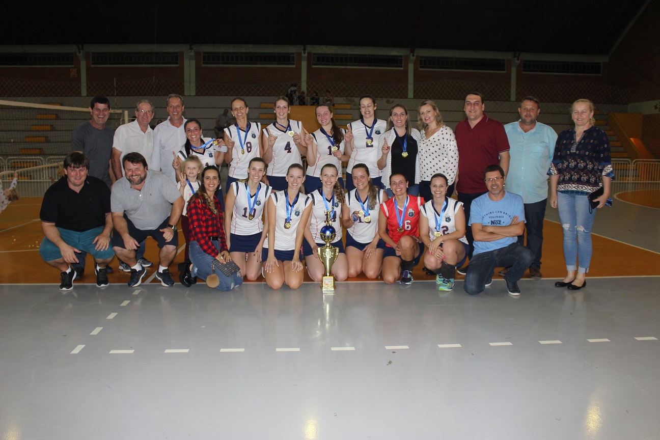 Vôlei Mania campeã do XI Campeonato Municipal de Voleibol Feminino de São Ludgero