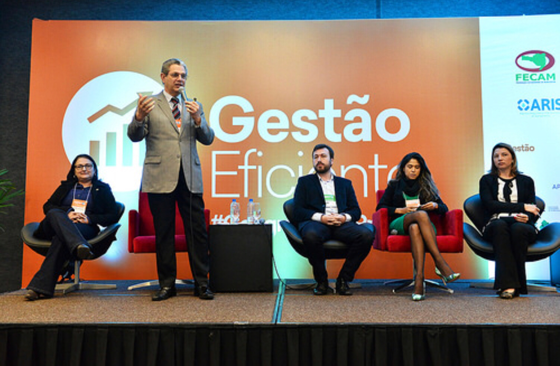 Secretário Rodrigo Pavei participa de painel abordando o tema “Desafio na Gestão dos Gastos...
