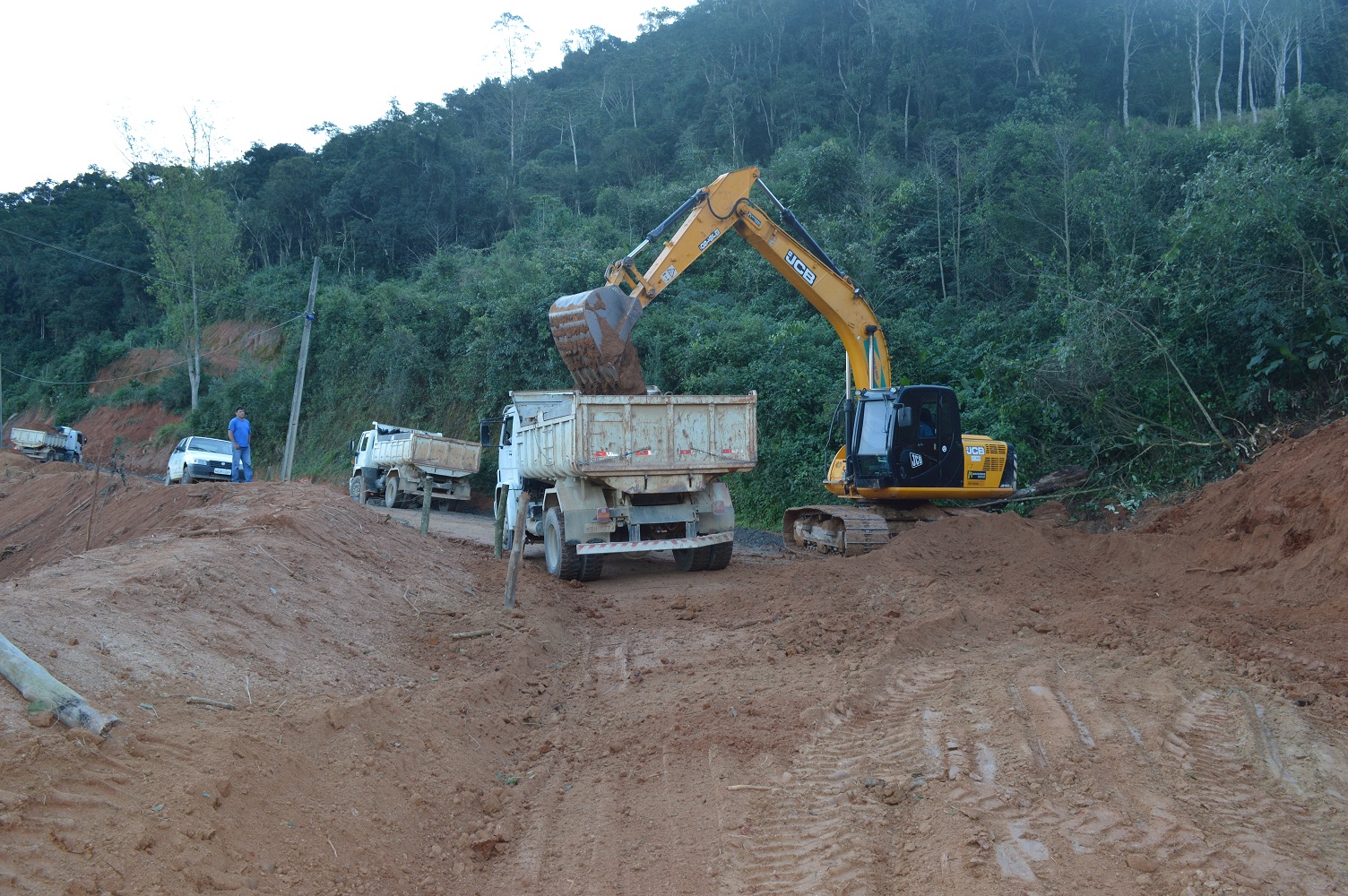 Trabalhos concentram em alargamento, drenagem e terraplanagem para pavimentação de um quilômetro...
