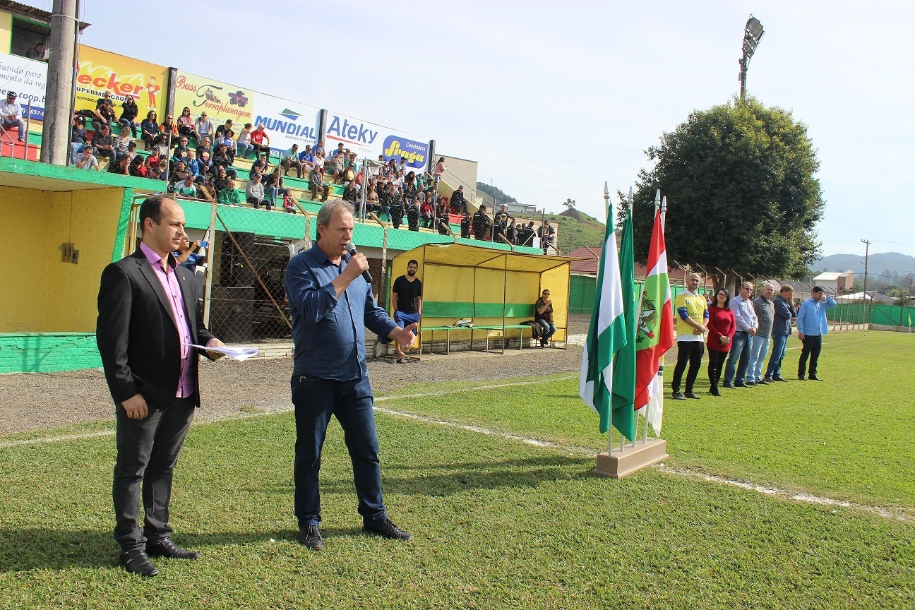 Prefeito Ibaneis Lembeck abre oficialmente a terceira edição da Copa Cidade São Ludgero