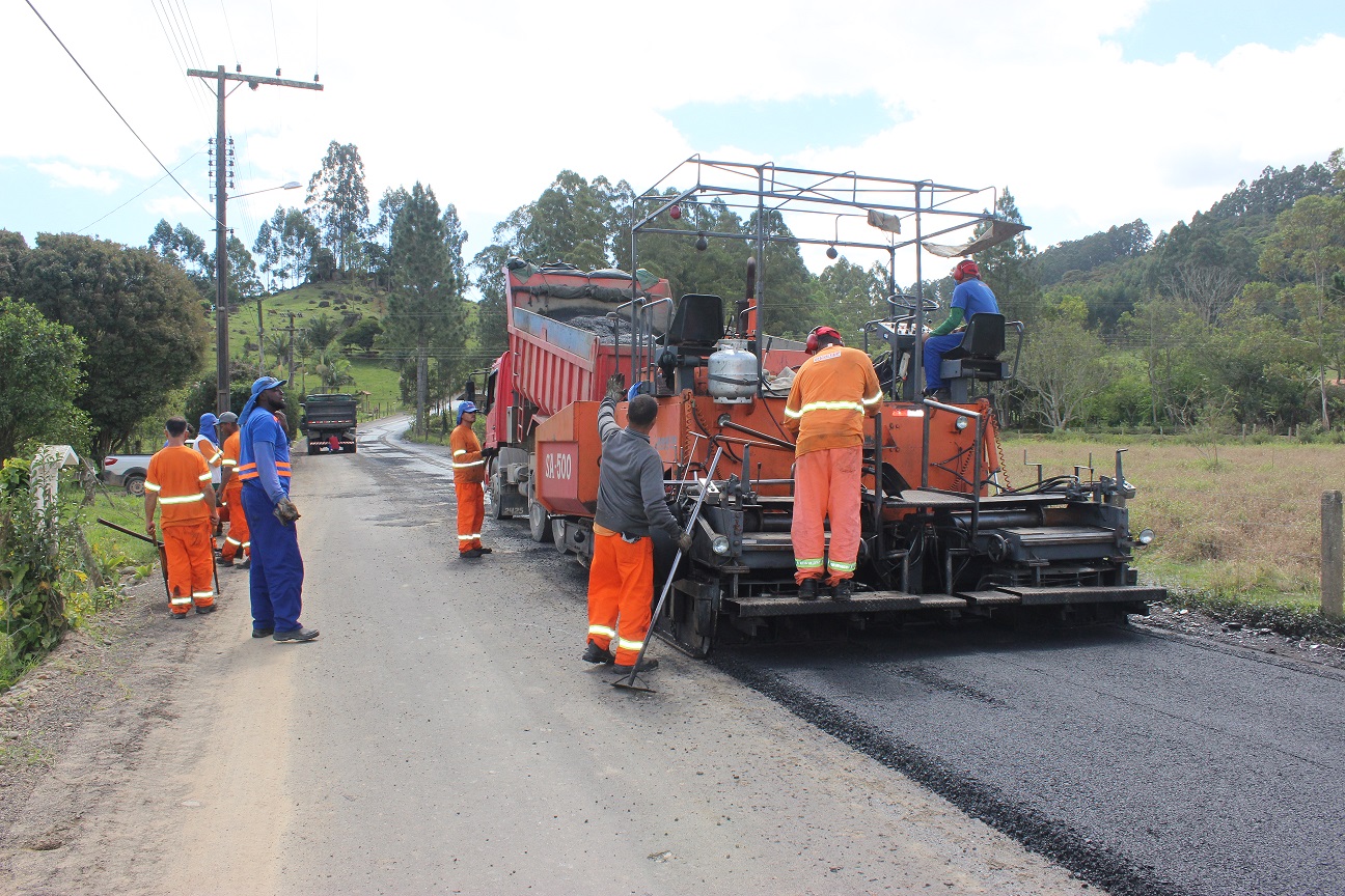 Do sonho para realidade. Setep coloca asfalto em 1,1 quilômetro na Estrada Geral Bom Retiro