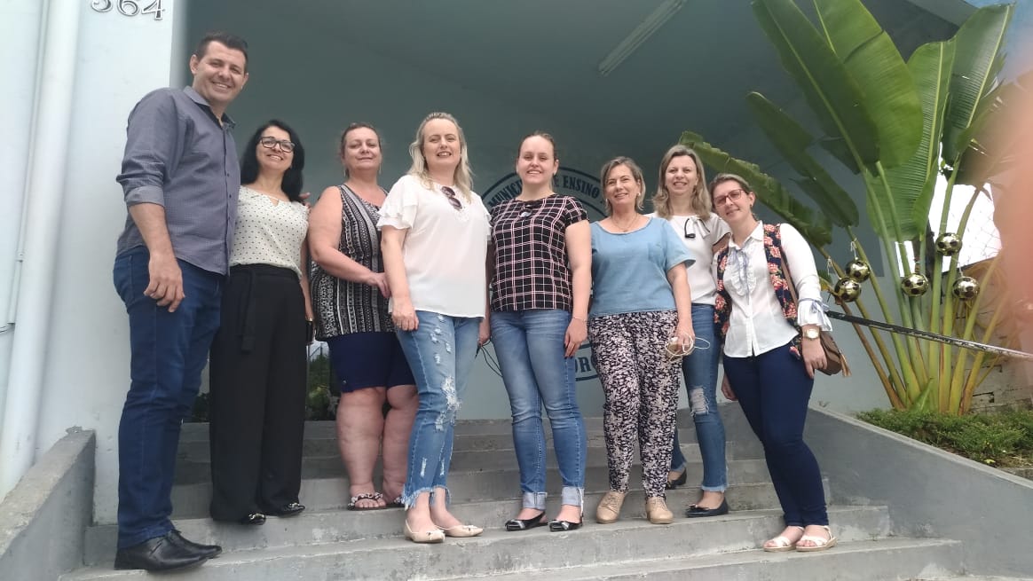 Comitiva de São Ludgero visita sistema educacional de Massaranduba