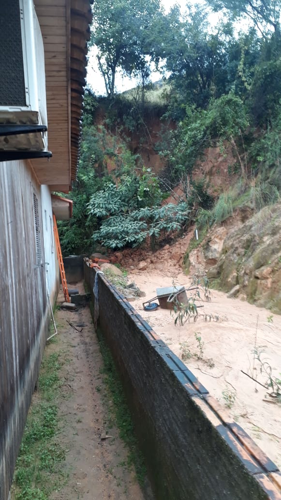 Em São Ludgero três famílias foram retiradas de suas residências, na noite de ontem, no bairro...