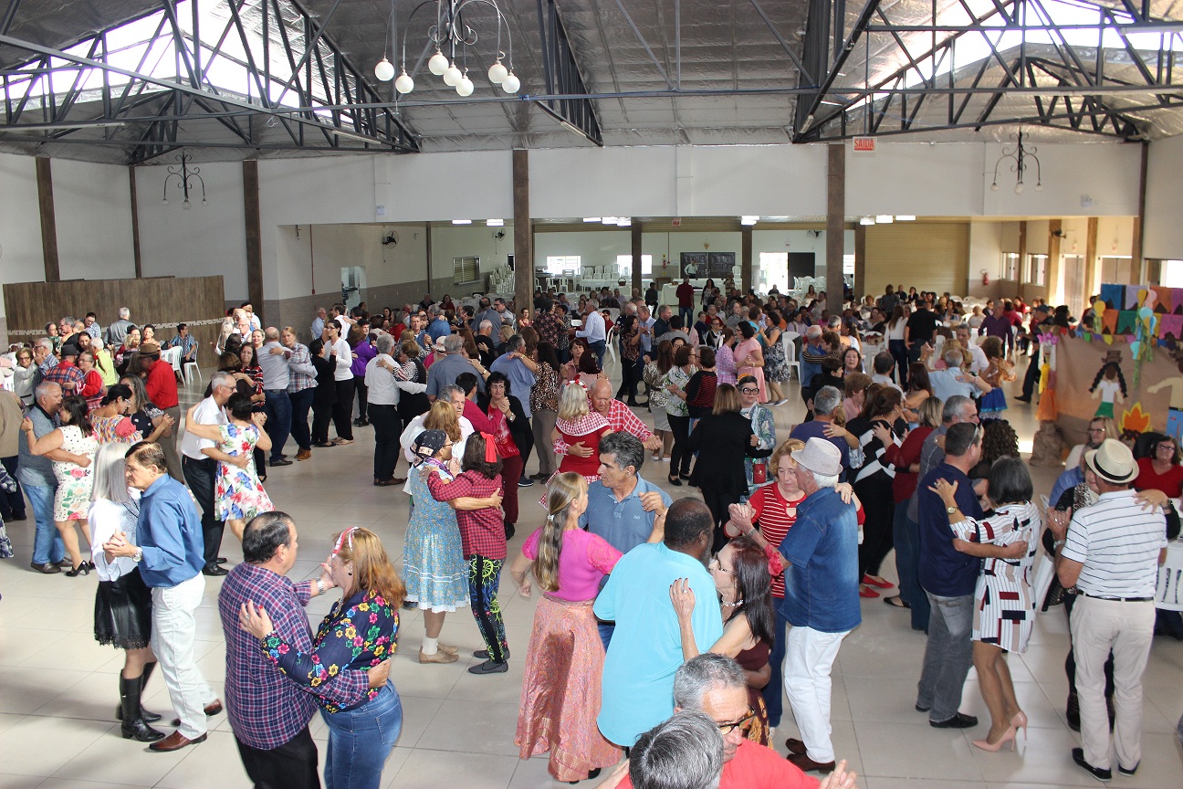 Mais de 600 idosos participaram da tradicional Festa Junina da Terceira Idade de São Ludgero