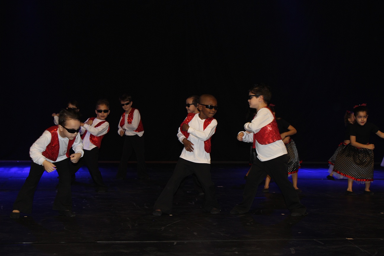 Festival Municipal de Dança 2019 encantou o público, lotou o Ginásio Lino Philippi e deixou...