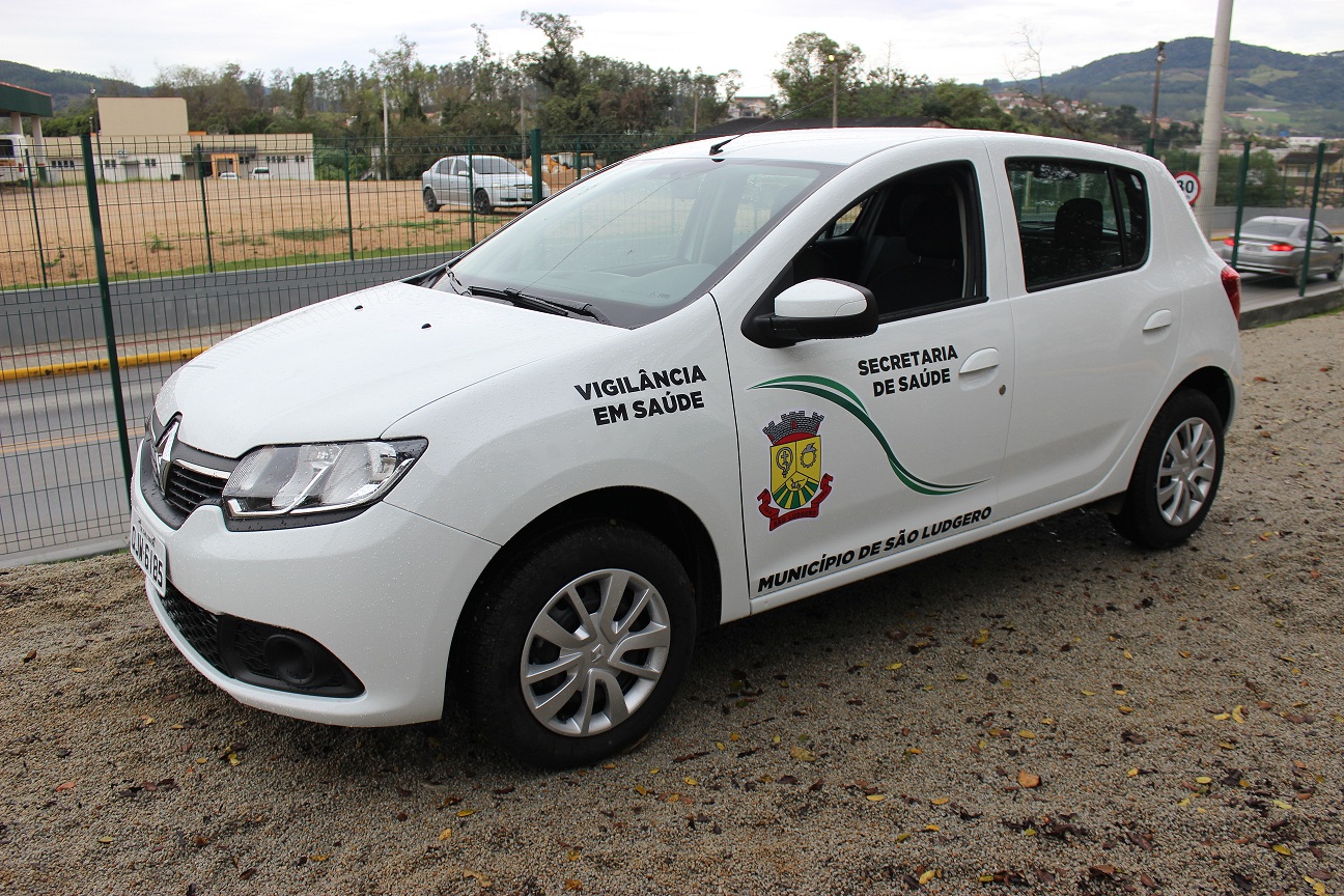 Vigilância em Saúde de São Ludgero recebe um veículo Sandero zero km