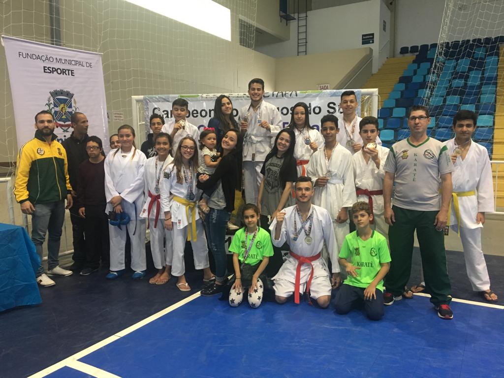Karatê de São Ludgero conquista 17 medalhas na Copa Cidade de Tubarão