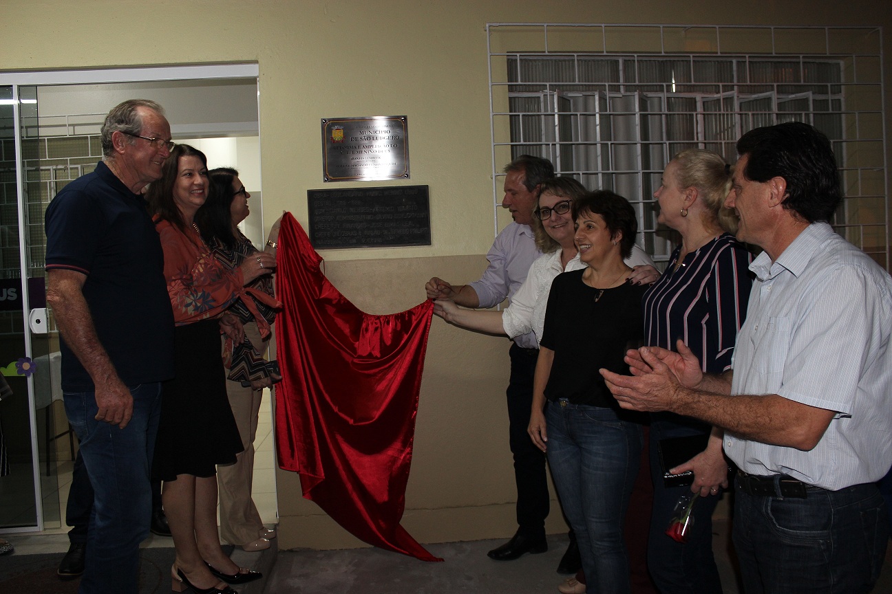 Com um misto de alegria e emoção foi reinaugurado o Centro de Educação Infantil Menino Deus