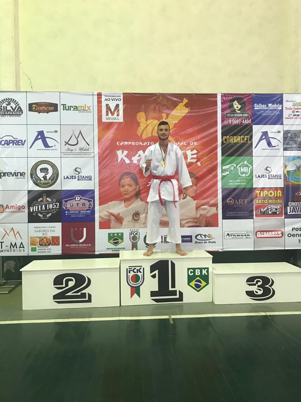São Ludgero conquista 8 medalhas na 3ª Etapa do Campeonato Estadual de Karatê Série B