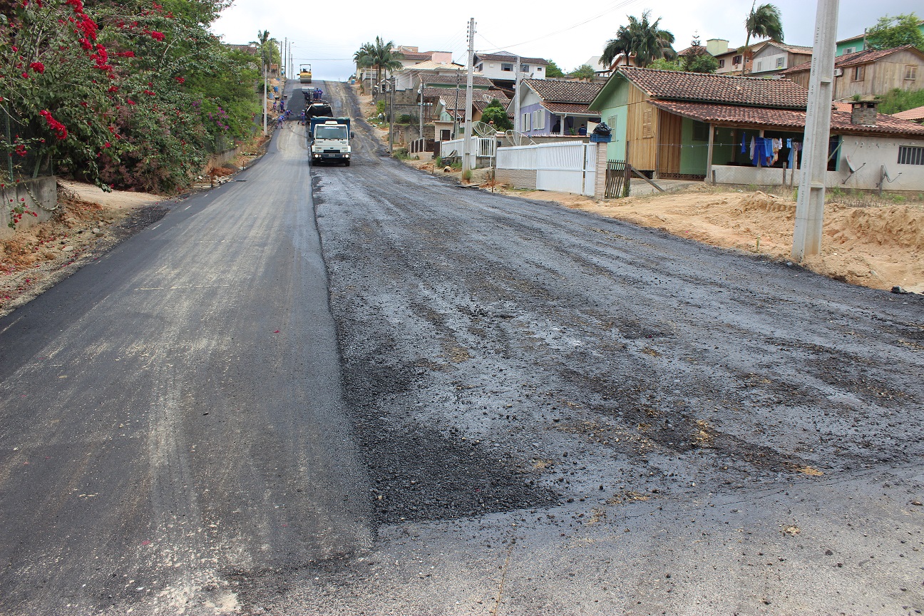 Asfalto na rua Sebastião Ângelo Sizenando já é realidade