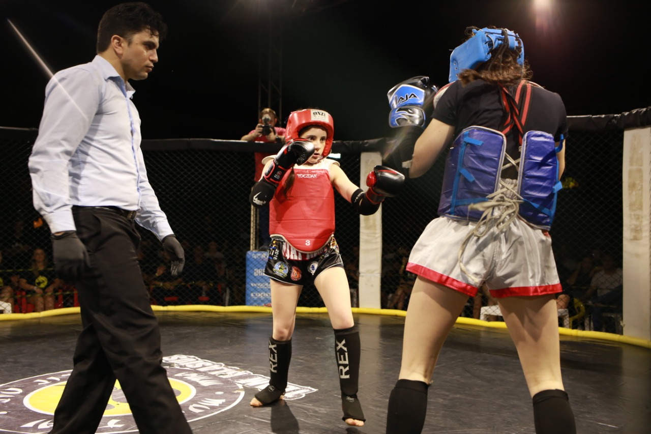 Túlio, Lara, Jeovani  e Endreo festejam as vitórias conquistadas durante a 7ª edição do...