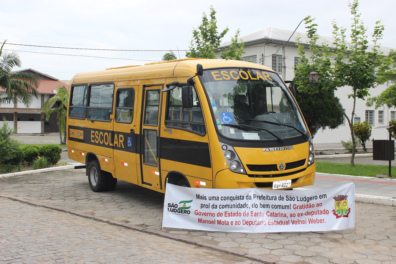 São Ludgero recebeu Ônibus zero km de 29 lugares do Governo Estadual