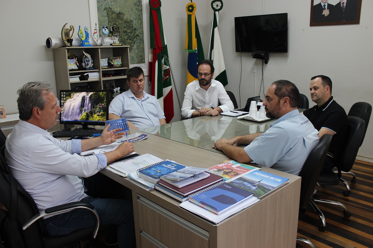 Prefeito Ibaneis Lembeck, o Iba, recebe visita do vice-presidente da Fiesc – Regional Litoral Sul