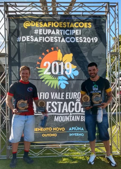 Ciclistas Richalles Dacorégio e Marcelo Mariano conquistam o 3º lugar geral no Desafio Vale...