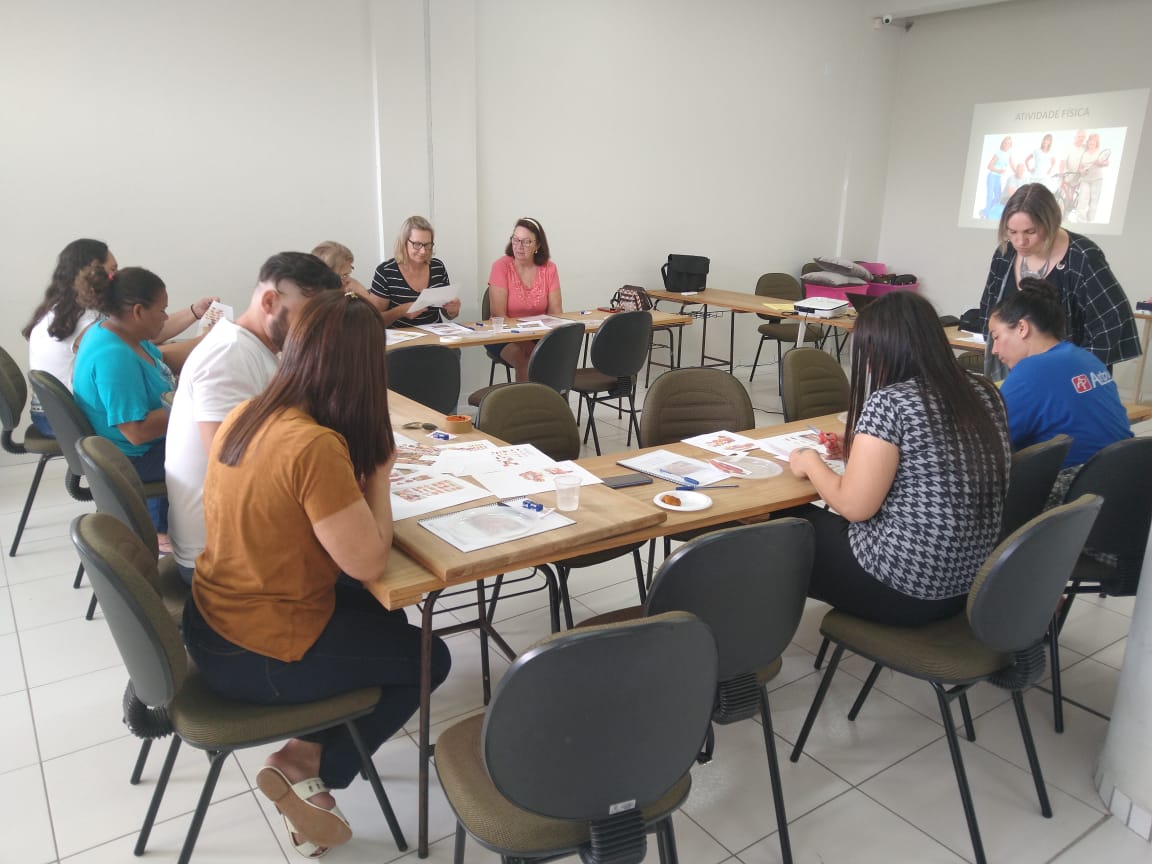 Participantes do primeiro curso de Cuidadores de Idosos realizado pela Secretaria de Assistência...
