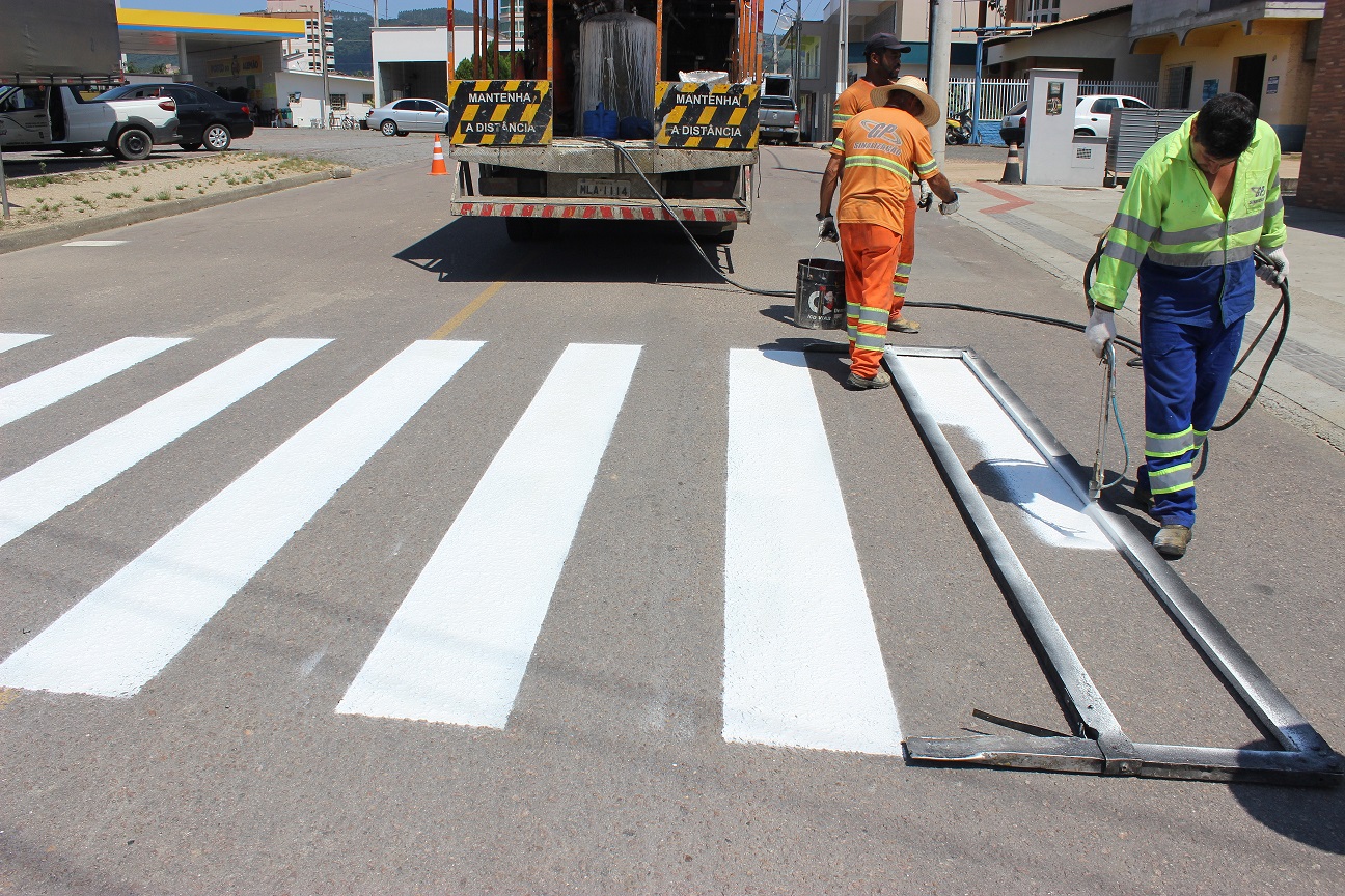 Principais faixas de pedestres recebem pintura em São Ludgero