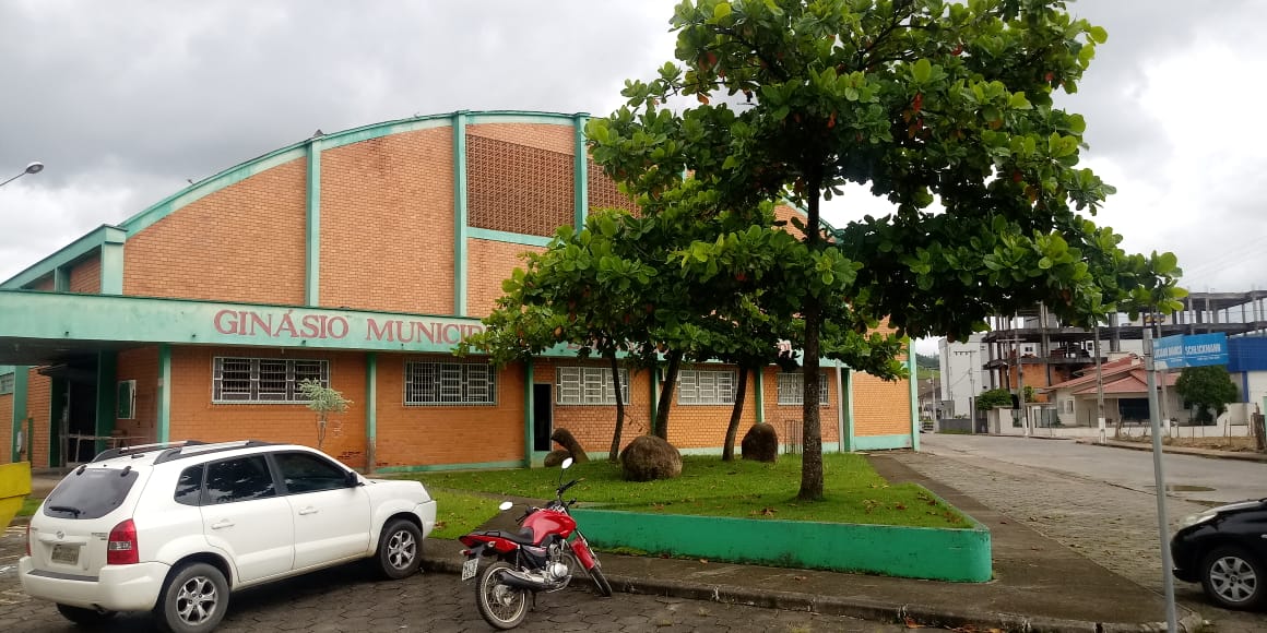 Reforma do Ginásio Municipal Lino Philippi é uma das pautas do Prefeito Iba a serem tratadas em...