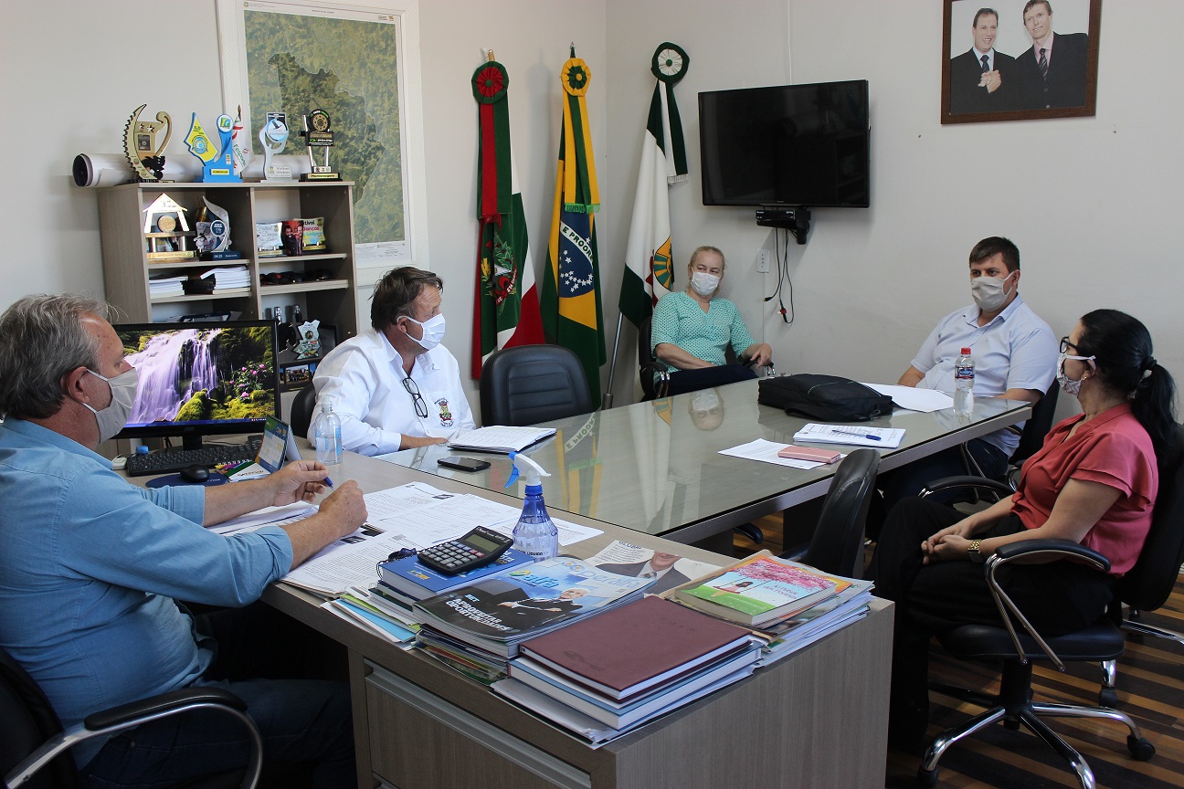 Prefeitura corta investimentos considerados importantes e não essenciais diante da baixa nas...