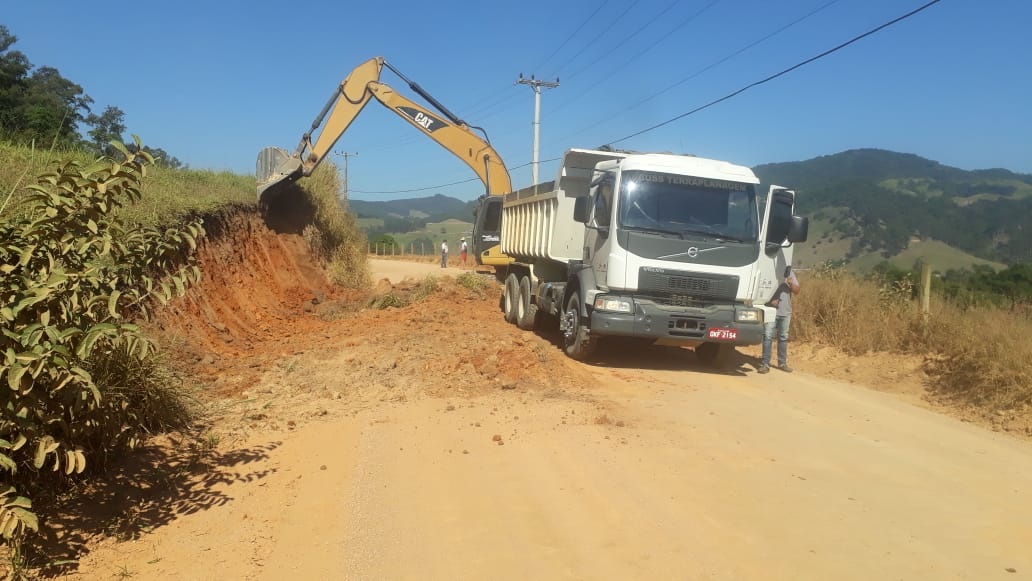 Governo deposita os R$ 3 milhões e Prefeitura inicia trabalhos para pavimentar Estrada Geral Barra...
