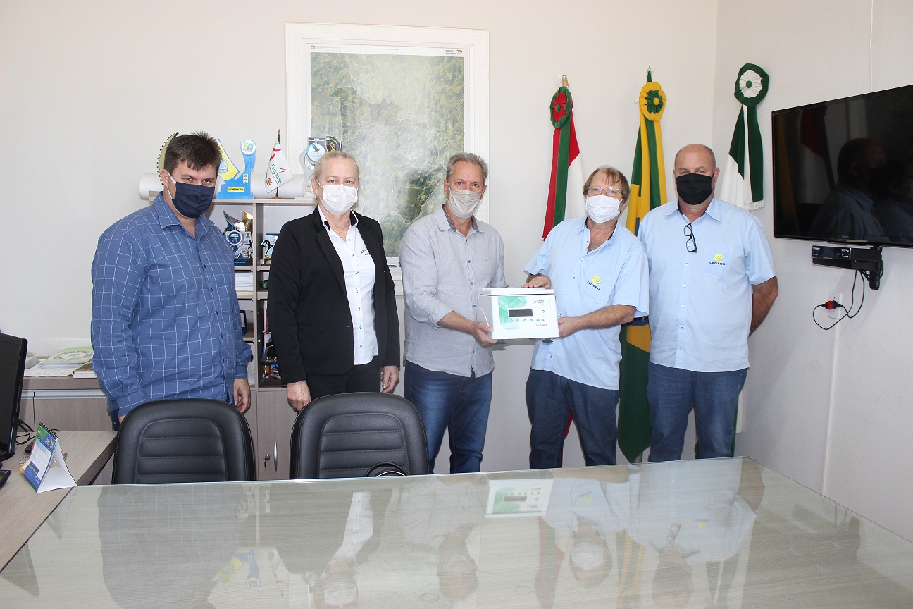 Secretaria da Saúde recebe da Cegero 200 testes rápidos e uma centrífuga digital