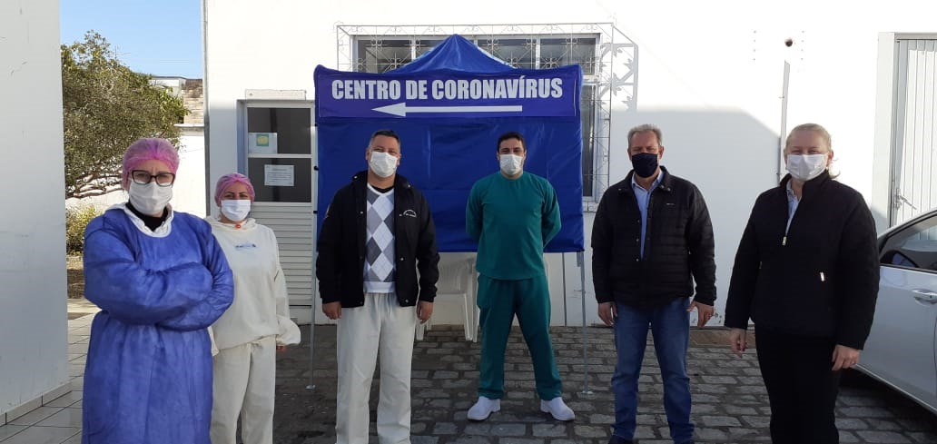 Prefeito Ibaneis Lembeck, o Iba, visita equipe de profissionais e o novo local do Centro de Triagem...