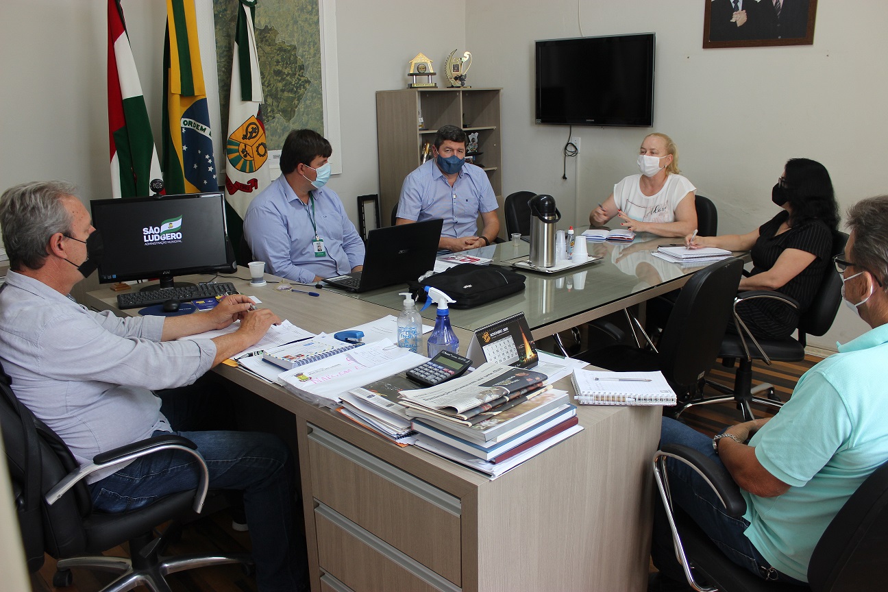 Prefeito Iba reúne secretários para fechamento das contas de 2020 e já faz encaminhamentos para...