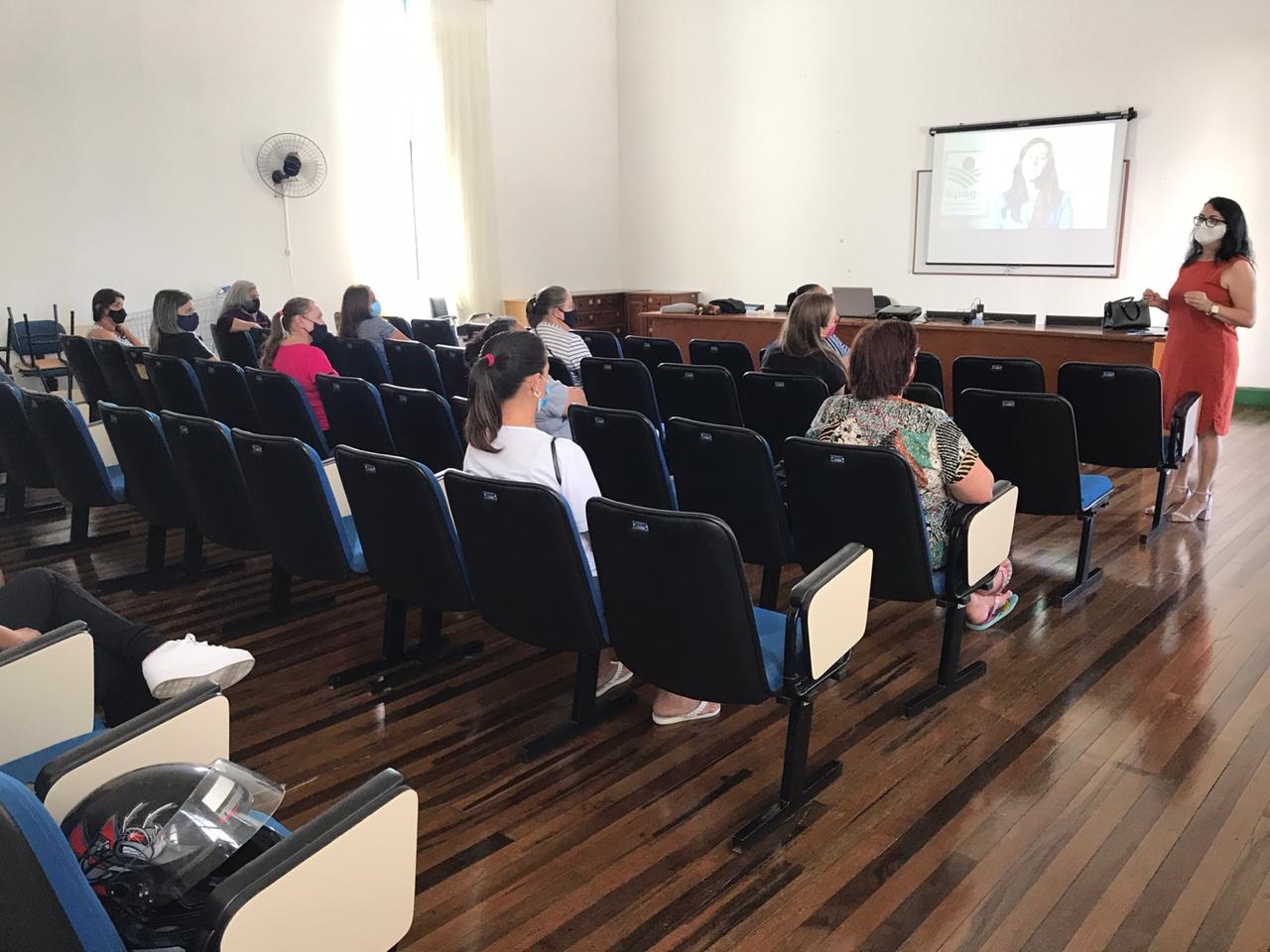 Profissionais da área educacional de São Ludgero participam de capacitação sobre boas práticas...