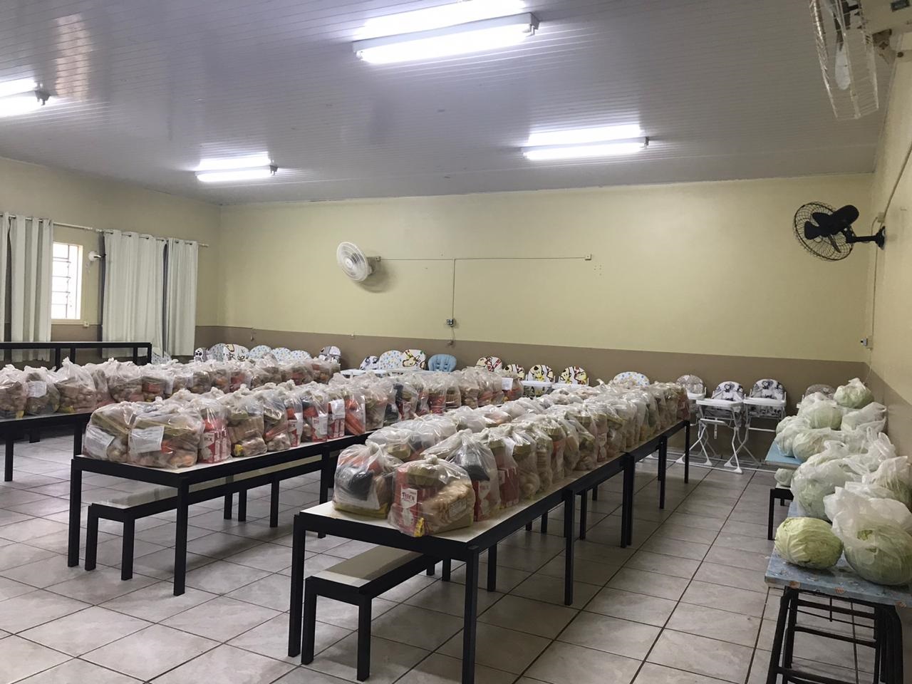 Rede Municipal de Ensino de São Ludgero faz mais uma entrega de Kit Alimentação aos alunos