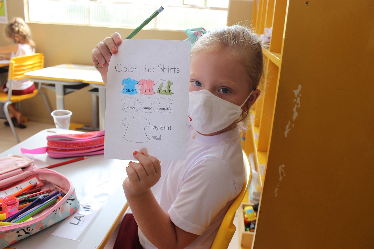 São Ludgero inova mais uma vez. Aula de Língua Inglesa para alunos de 5 anos da Educação...