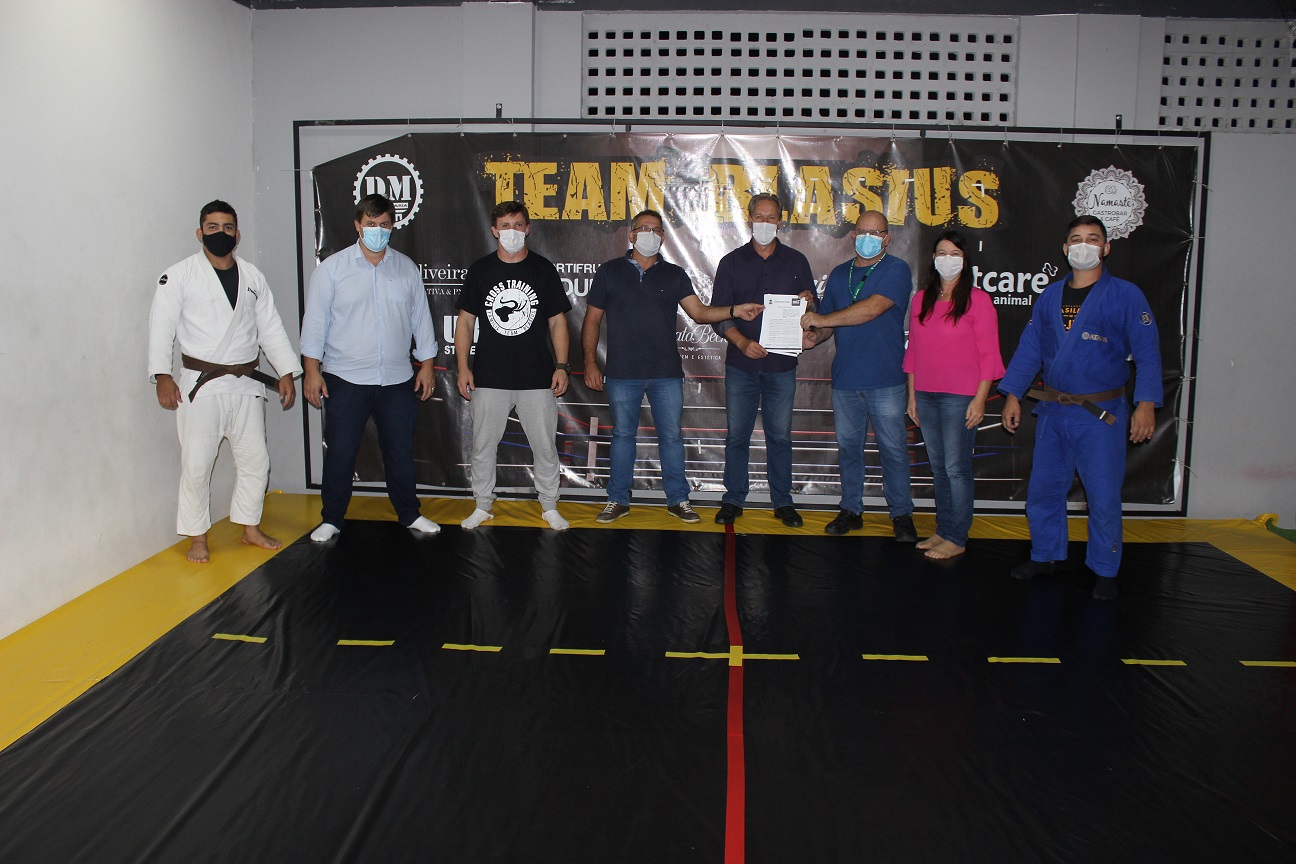 Aulas gratuitas de Muay Thai e Jiu-Jitsu garantidas em 2021. Prefeitura assina termo de...