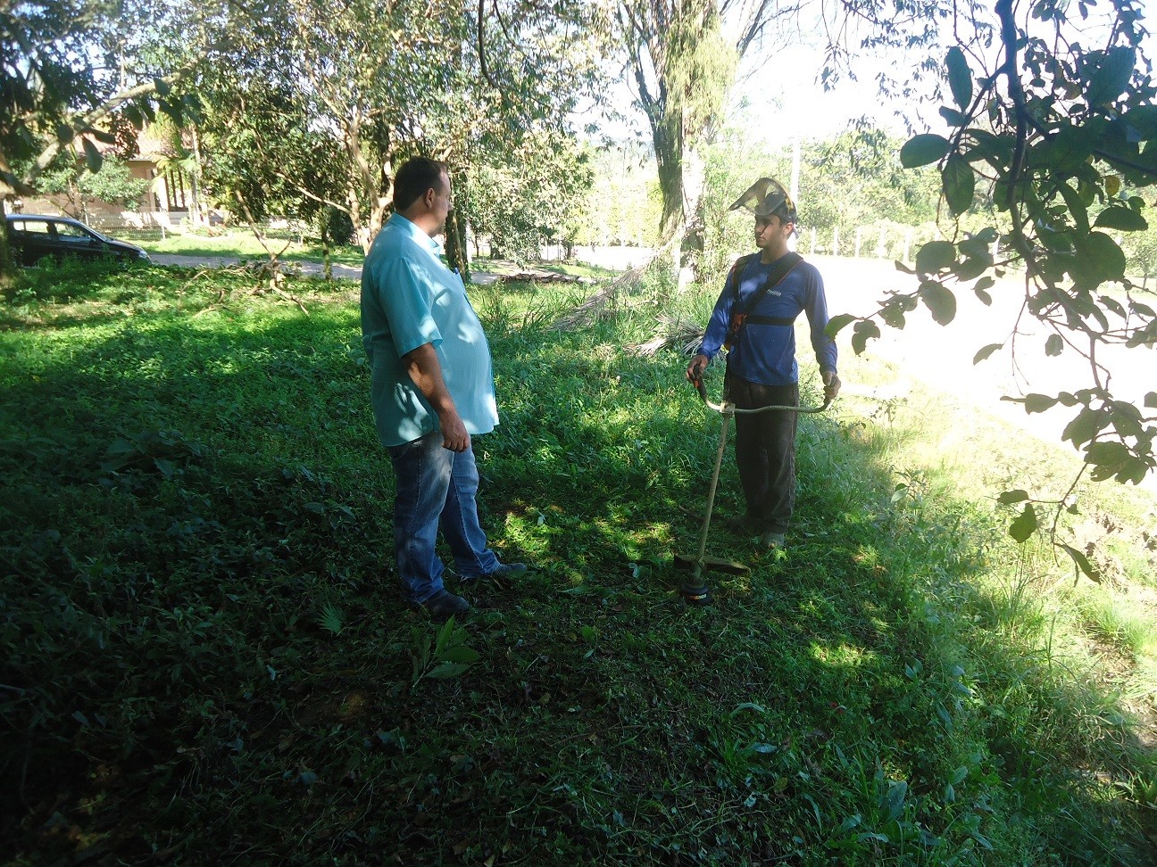 Administração Municipal inicia trabalho de limpeza das áreas verdes públicas