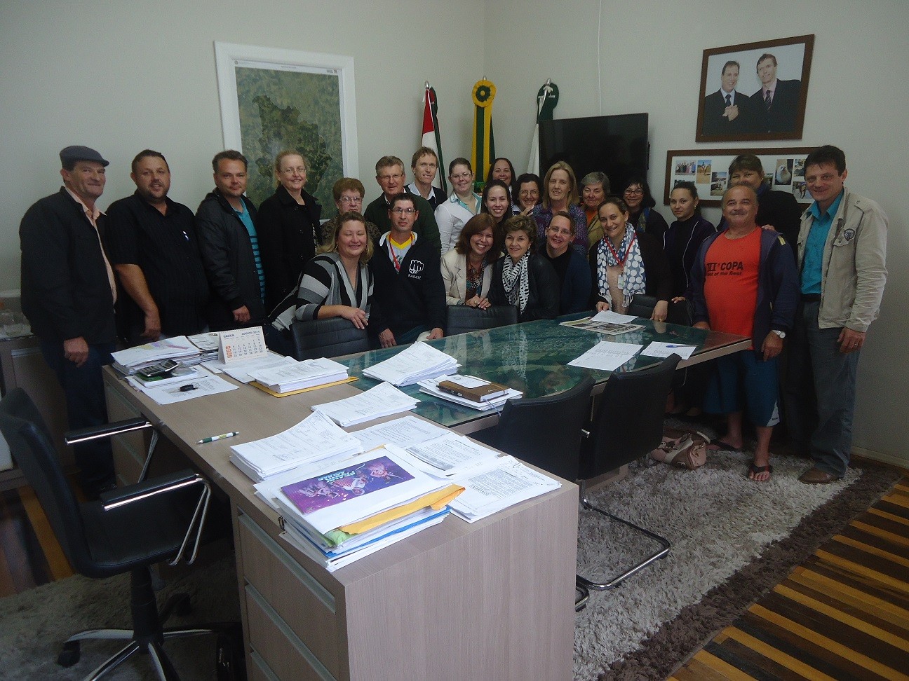 Prefeito empossa membros do Conselho Municipal dos Direitos da Criança e do Adolescente (CMDCA)